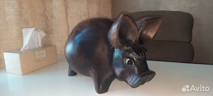 Свин деревянный