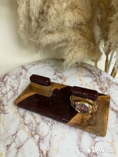 Подарок мужчине на 23 февраля подставка для часов