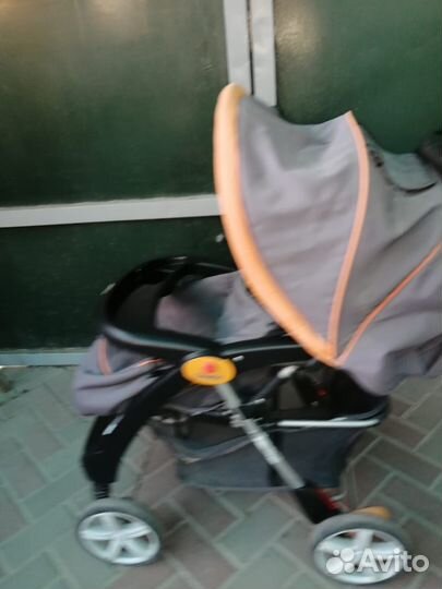 Прогулочная коляска
