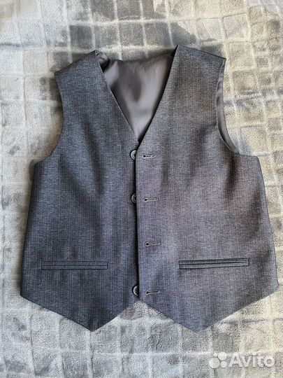 Жилетка для мальчика 128 новая