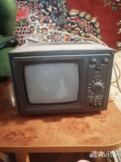 Телевизор старый гранд 403 дм
