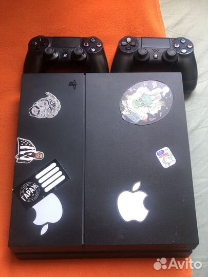 Sony PS4 fat 500gb 2 геймпада + 2 игры
