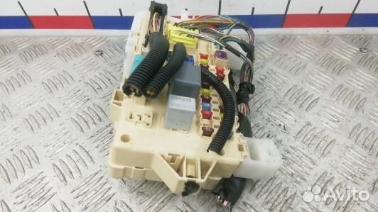 Блок предохранителей toyota corolla verso 2 (6BR12