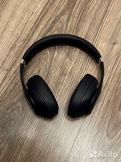 Беспроводные наушники beats