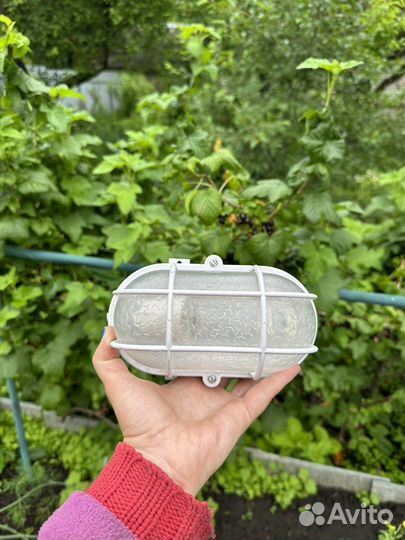 Уличный настенный светильник