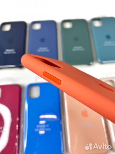Чехлы Silicone Case на iPhone 11 (Люкс качество)