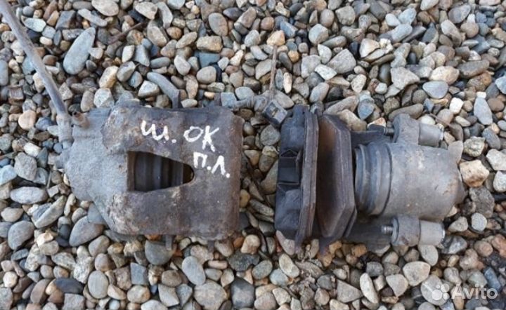 Суппорт передний Skoda Octavia A4