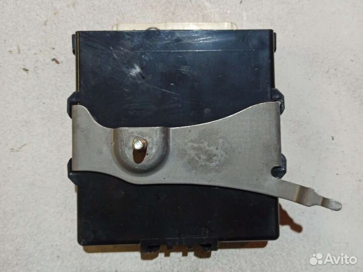 Блок управления бесключевого доступа toyota camry