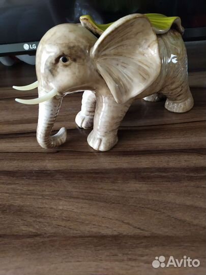 Фарфоровый слон на удачу