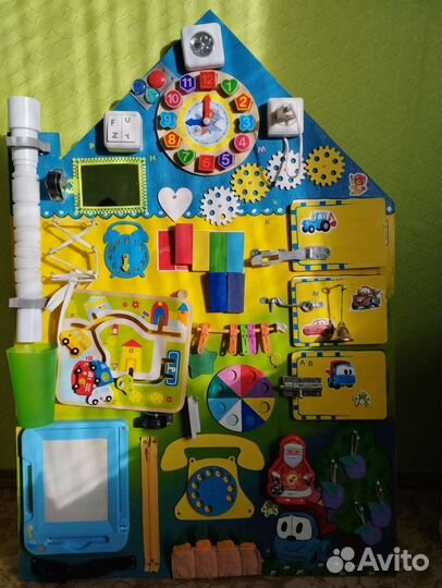 Бизиборд домик большой. В отличном состоянии