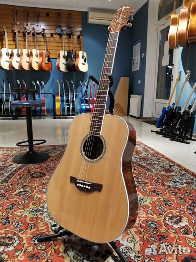 Акустическая гитара Crafter D8