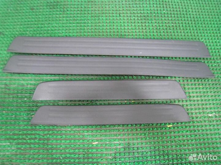 Накладки порогов комплект Lexus RX300 (MCU35) 2003