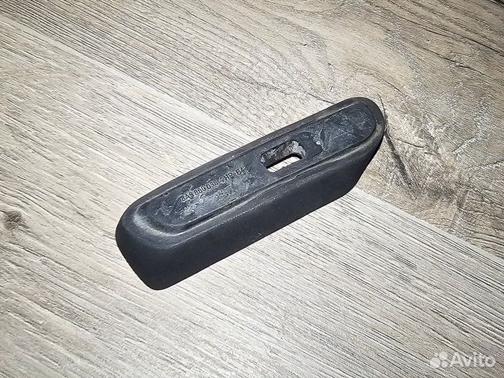 Уплотнитель на крышу audi 80 b4 avant