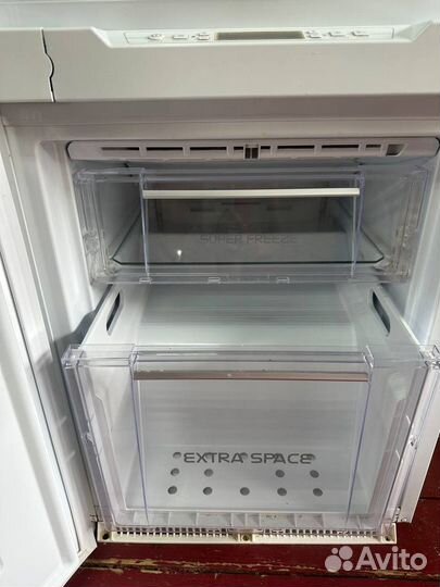 Холодильник Ariston BCB 33 A F (RU) на запчасти