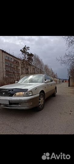 Toyota Vista 1.8 AT, 1998, 200 000 км