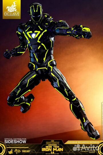 Neon Tech Iron Man 2.0 Sixth Scale Figure