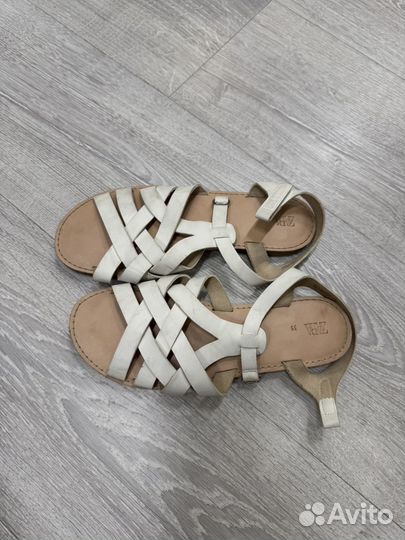 Сандалии для девочки