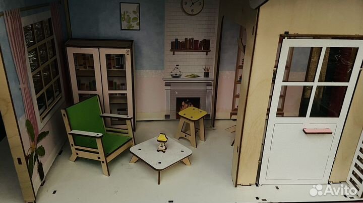 Продам кукольный дом