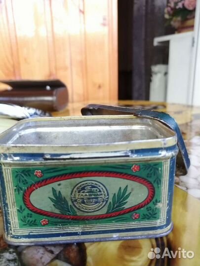 Чехол от электробритвы. Баночки с СССР, ключи