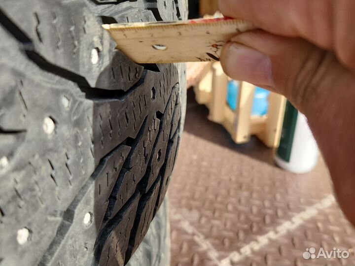 Nokian Tyres Hakkapeliitta 9 SUV 235/65 R18