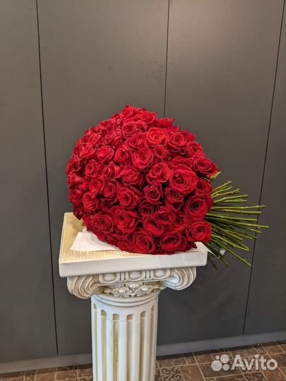 Букет из 101 высокой красной розы