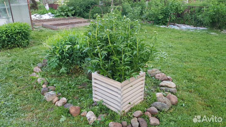 Деревянные уличные кашпо