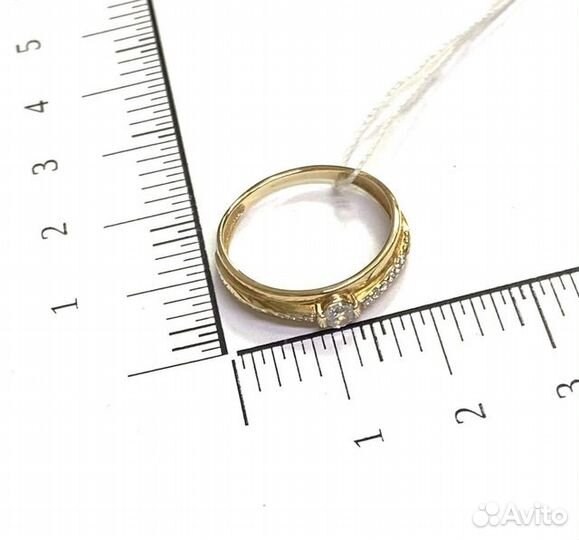 Золотое кольцо с камнем 17р