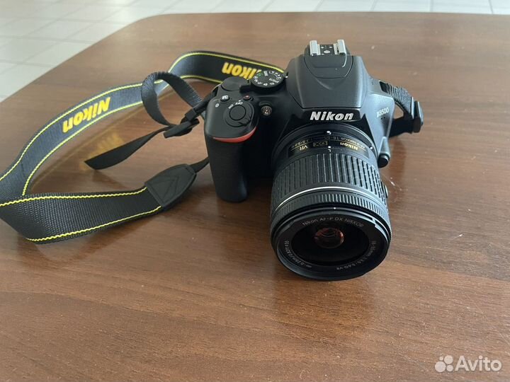 Зеркальный фотоаппарат