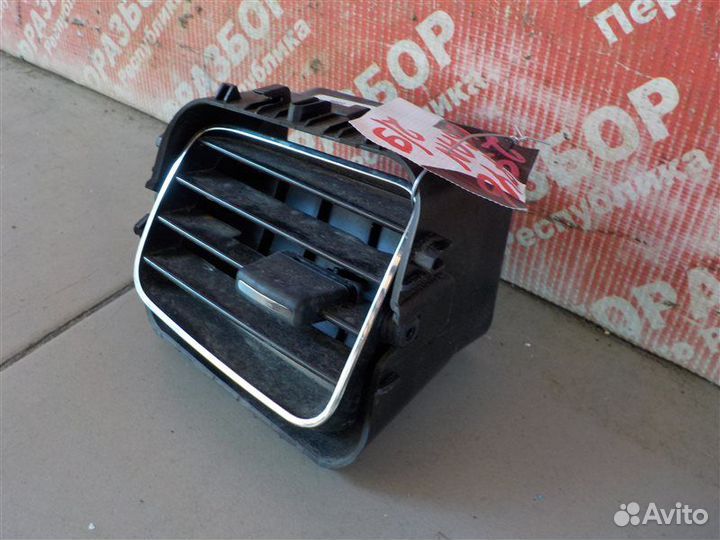 Дефлектор отопителя Renault Logan L8MV K7M812 2018