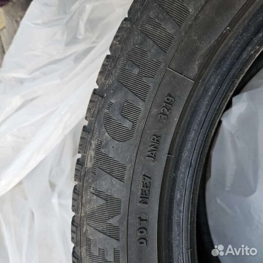Goodyear EfficientGrip SUV 4x4 235/55 R19 105V