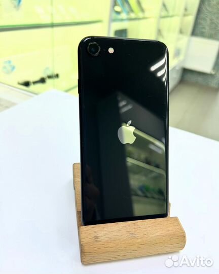 iPhone SE (2020), 64 ГБ