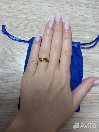 Золотое кольцо из жёлтого золота