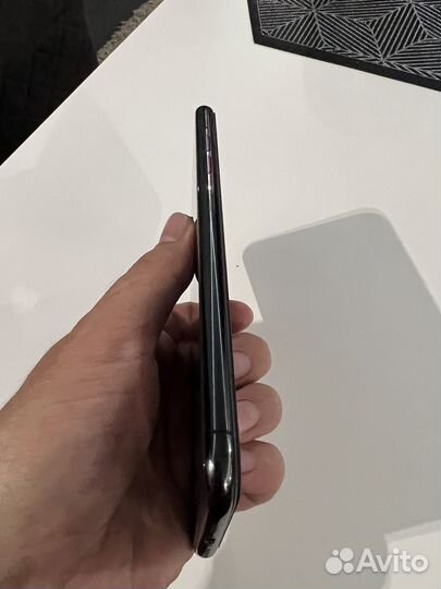 Продам iPhone XS max
