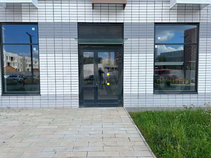 96 м² с витринами