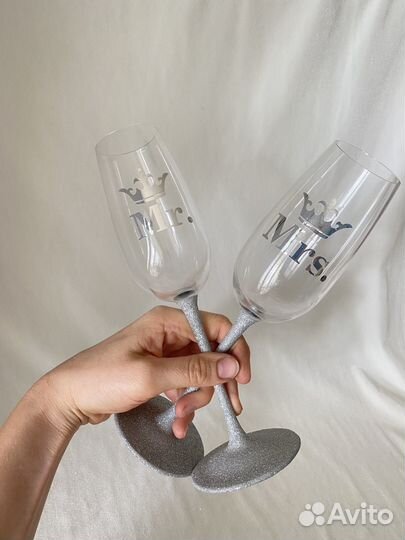 Свадебные свечи и бокалы в блестках