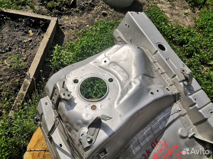 Стакан (лонжерон) Lexus GS300