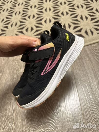 Кроссовки Fila размер 37