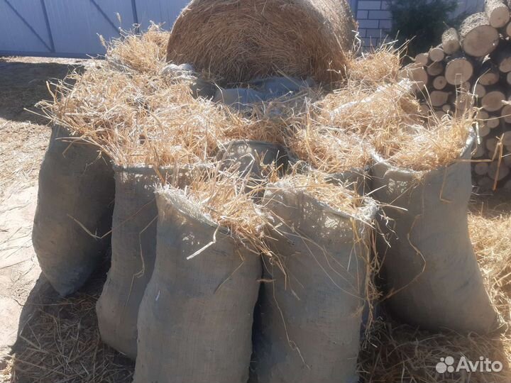 Солома с доставкой в мешках и рулонах