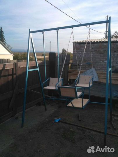 Детские качели. Карусели