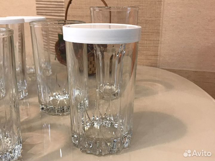 Стеклянные стаканы