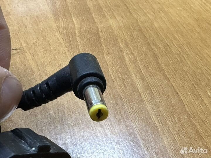 Блок питания Hipro 19V, 3.42A, 65W