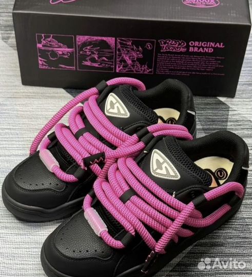 Cat & Sofa Black Pink Shoes