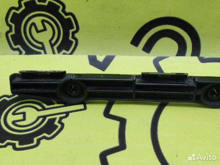 Крепление бампера заднее левое Lexus Gs350 GRS191