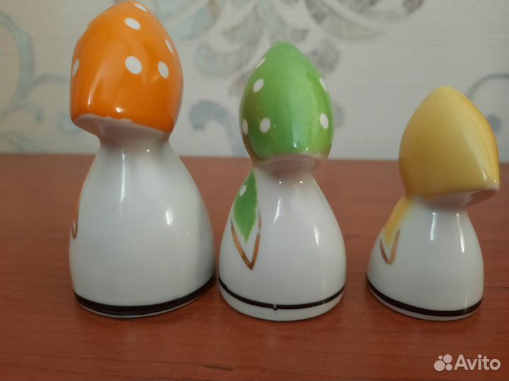 Статуэтки фарфоровые 