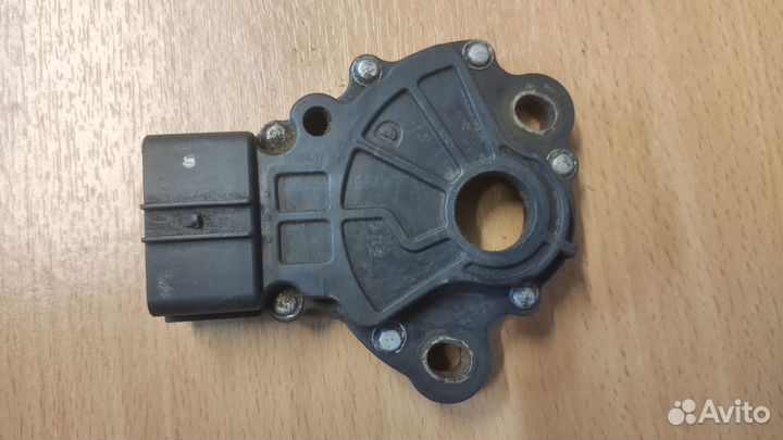 FN1121444 датчик ингибитор положения АКПП