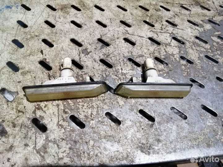 Повторитель поворота в крыло белый BMW X5 e53