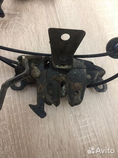 Замок капота Zotye coupa T600