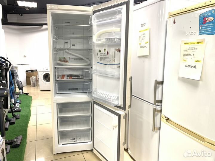 Холодильник Whirlpool WTNF 902 M