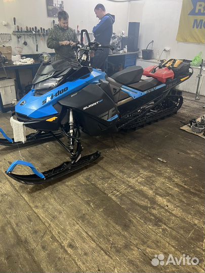 BRP ski-doo summit 850 rev-gen 4