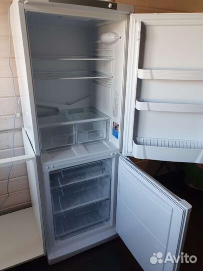 Холодильник на запчасти Indesit